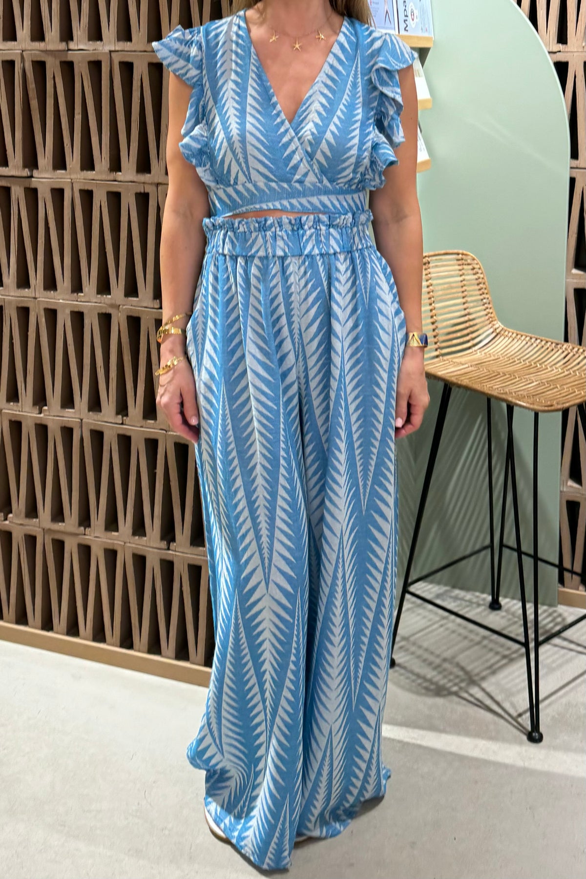 CROP TOP WITH RUFFLES "FINIKAS"