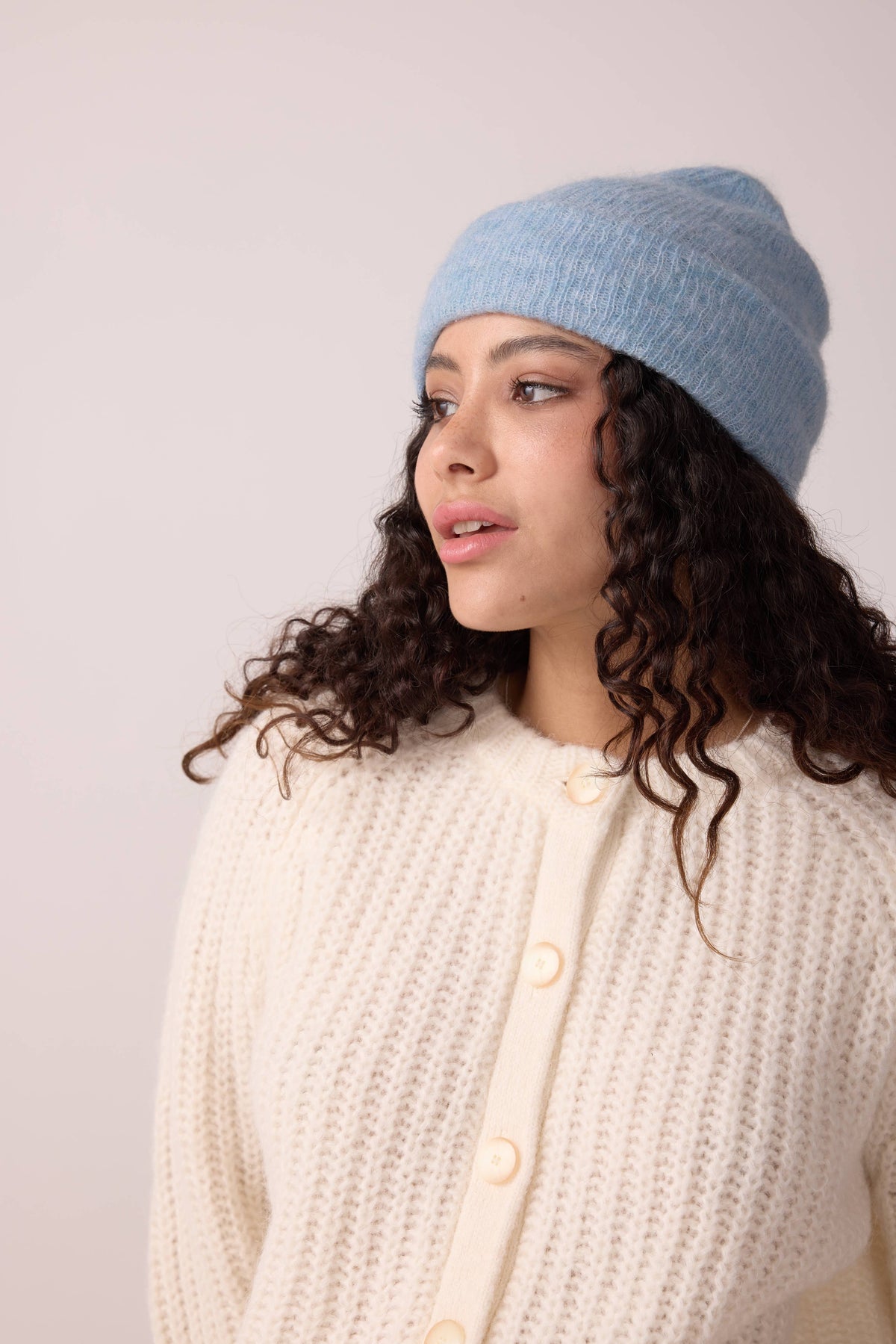 ALPACA WOOL CAP ICE BLUE