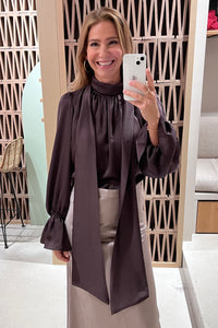 SILKY SATIN BOW TIE BLOUSE "CHLOE" BROWN