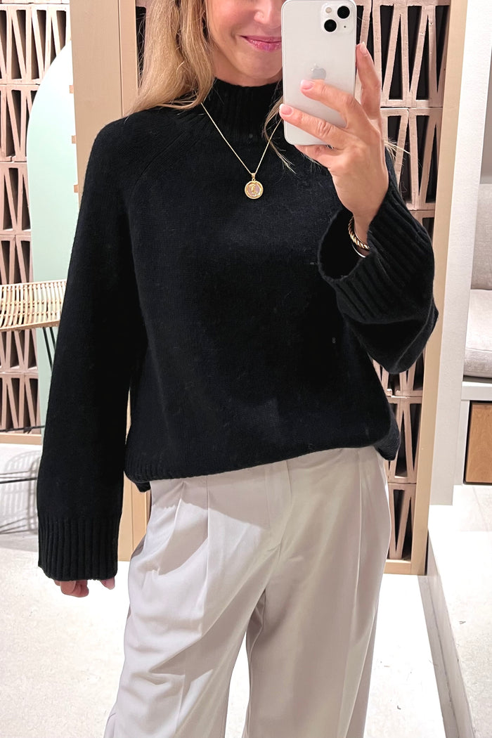 ALPACA PULLOVER WITH WIDE SLEEVES BLACK