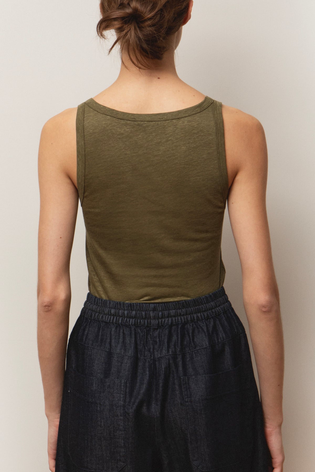 BASIC LINEN TANK TOP KHAKI