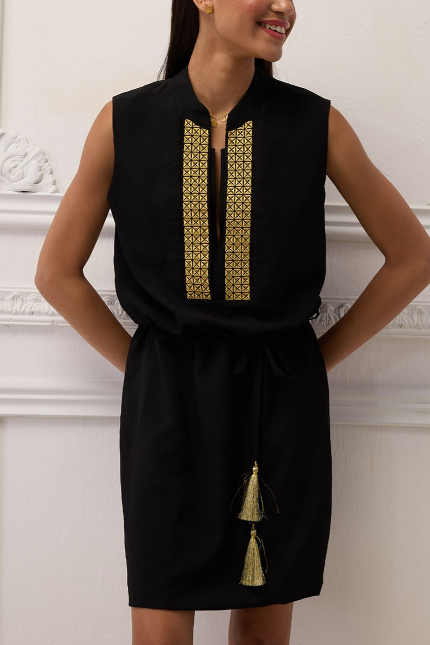 SHORT EMBROIDERED SLEEVELESS DRESS "DANAE" BLACK/GOLD