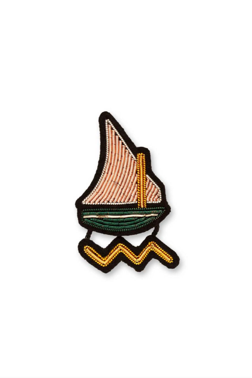 BROOCH "BACHI BATHING BOAT“