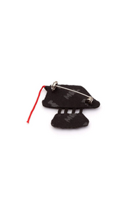 BROOCH "STREAMING IRON“