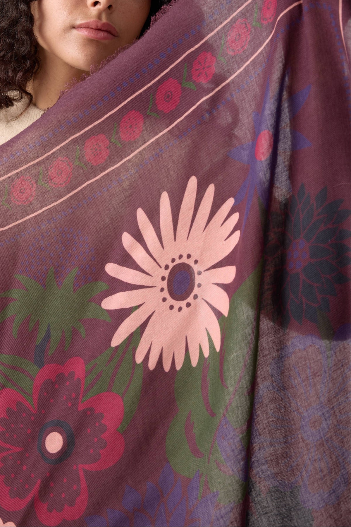 WOOL SCARF "WINTER BLOOM" PLUM