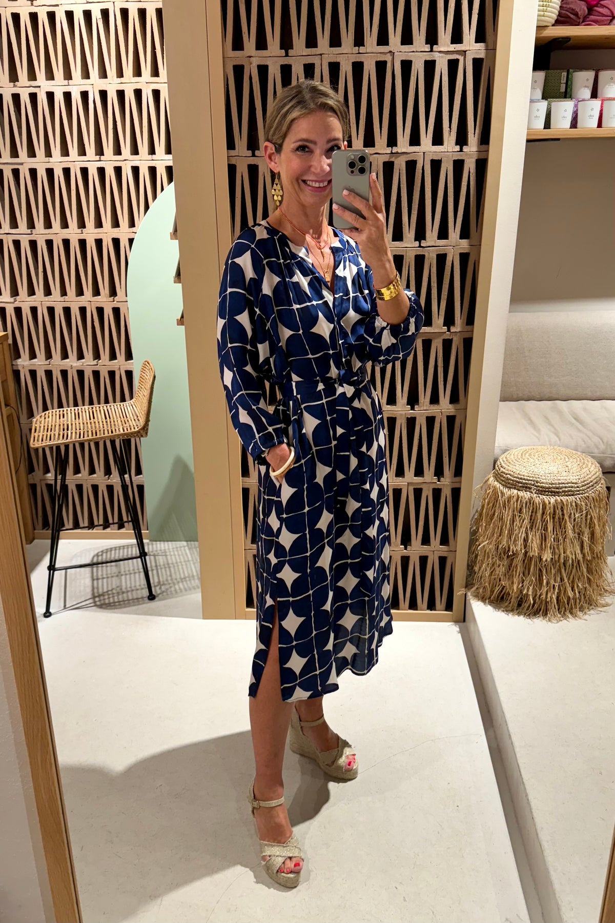 SILKY PRINTED VISCOSE DRESS „DIANA“