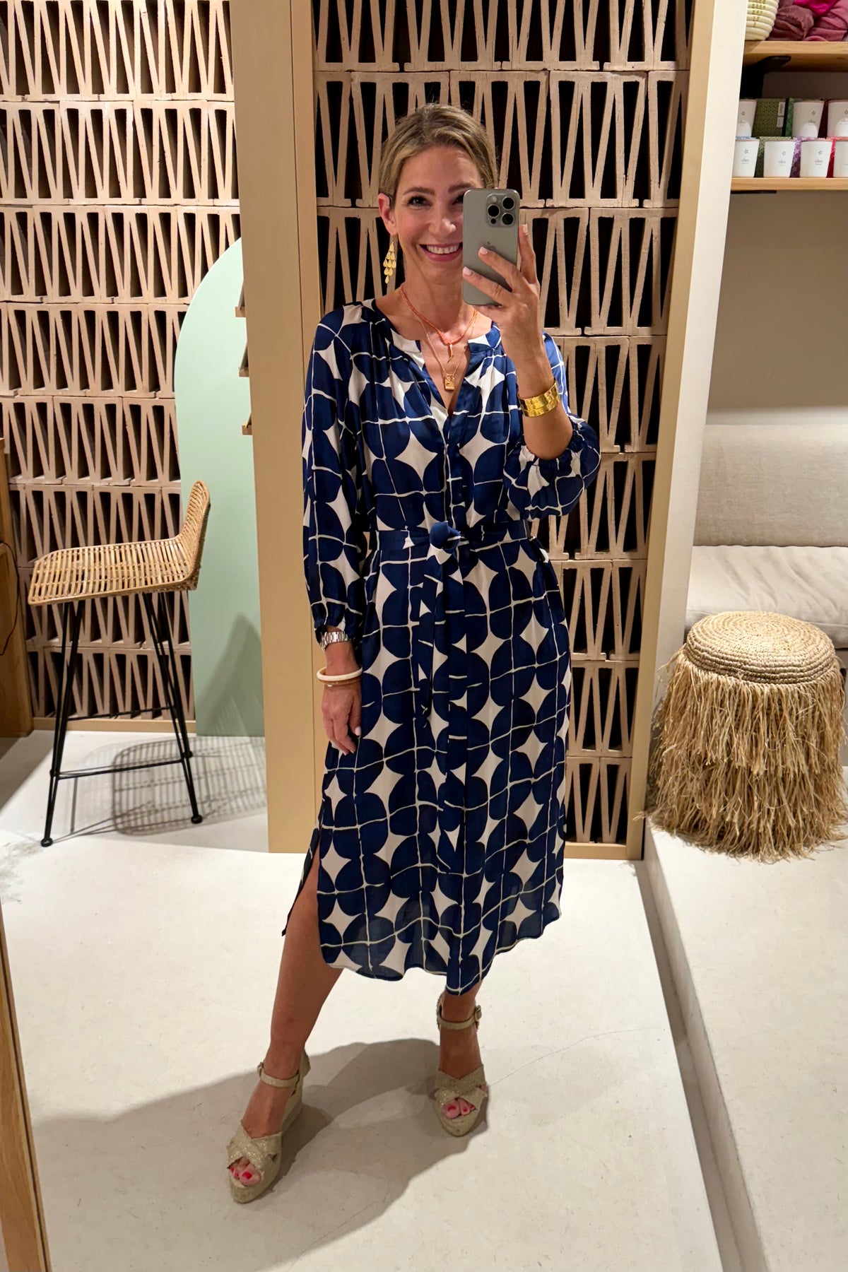 SILKY PRINTED VISCOSE DRESS „DIANA“