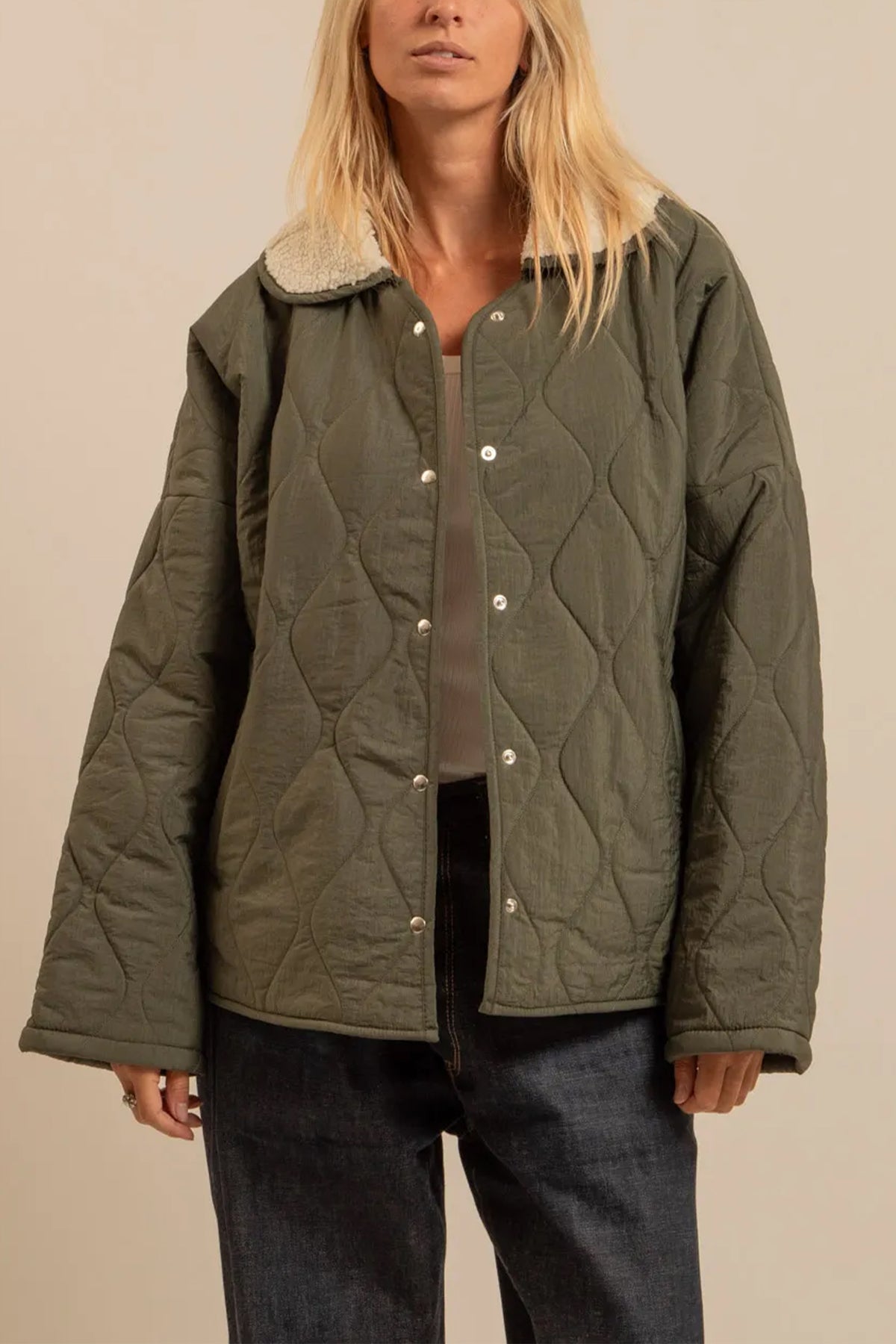 OVERSIZED PADDED JACKET WITH TEDDY LINING & COLLAR KHAKI