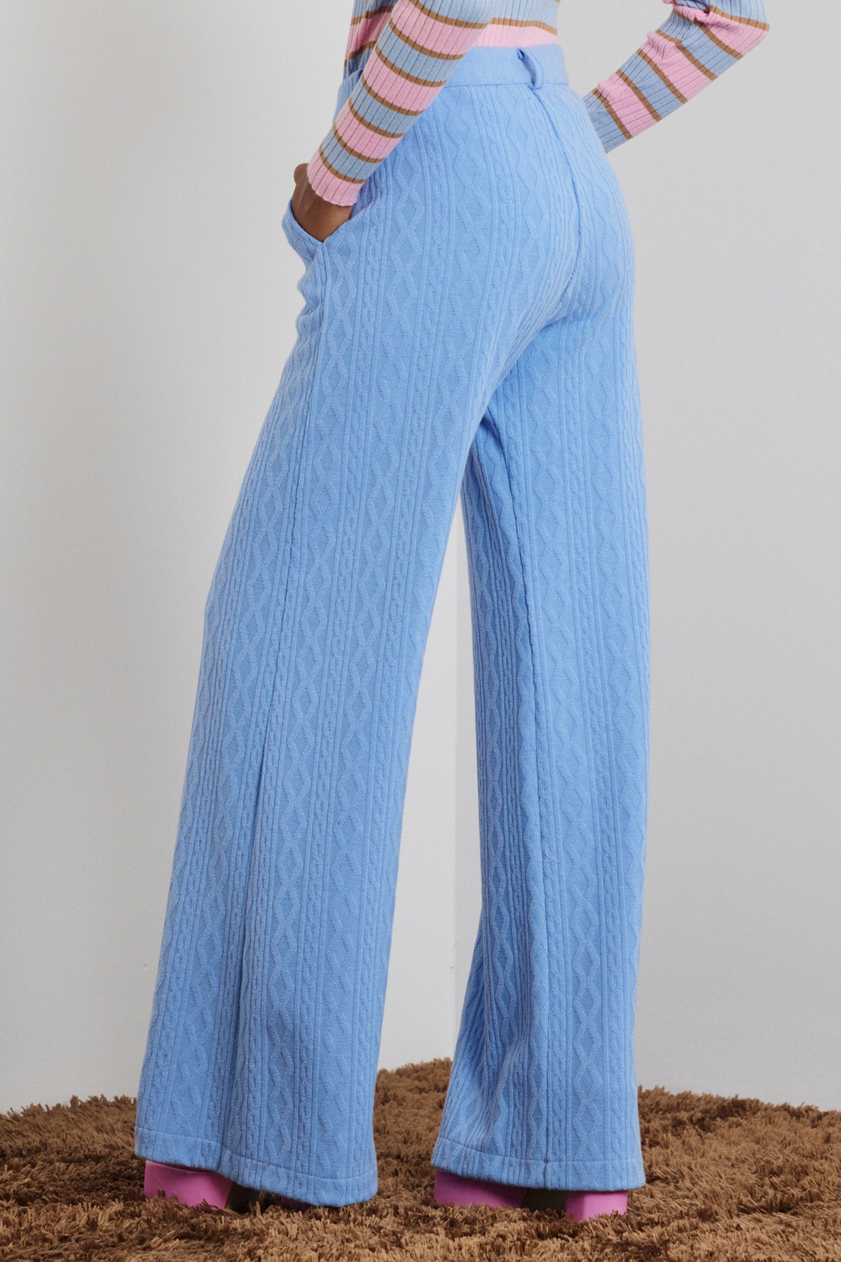 CABLE PATTERN KNIT TROUSERS LIGHT BLUE