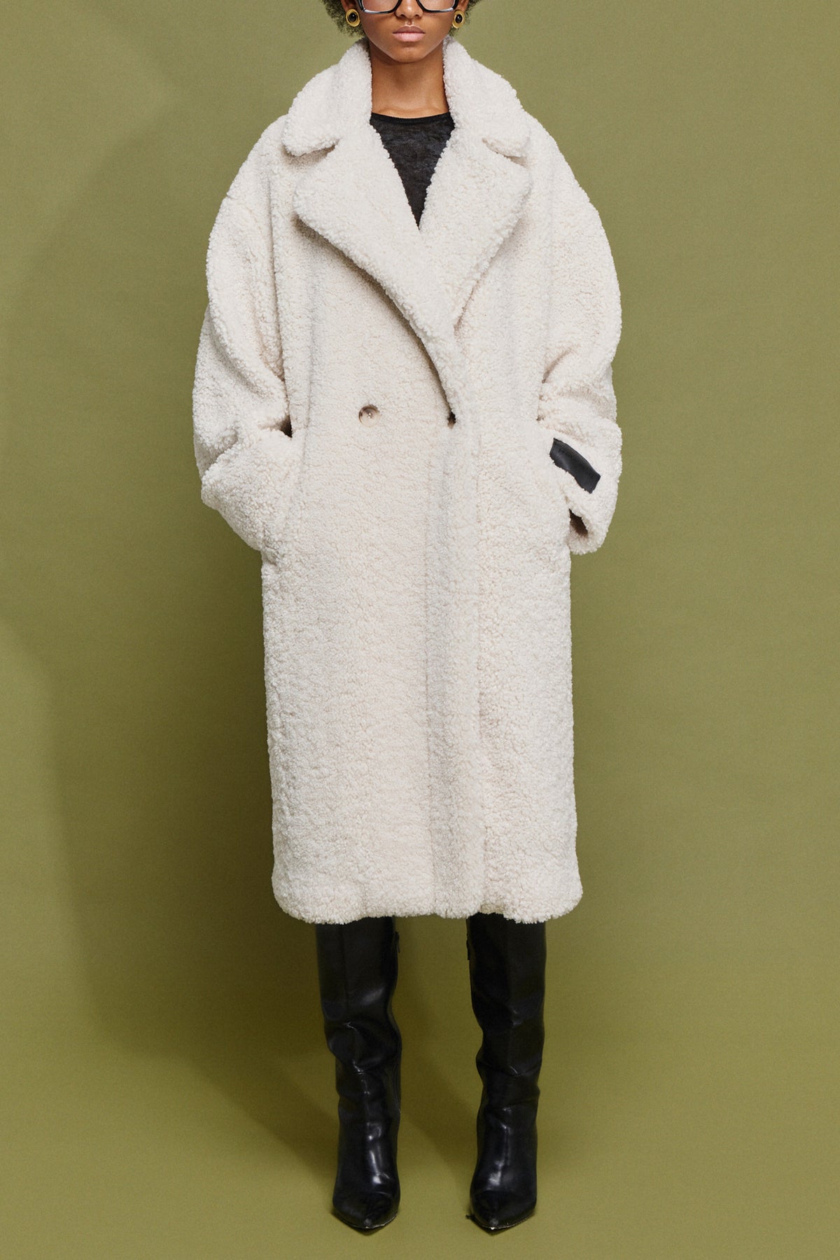 CURLY FAKE FUR COAT WITH LEO LINING