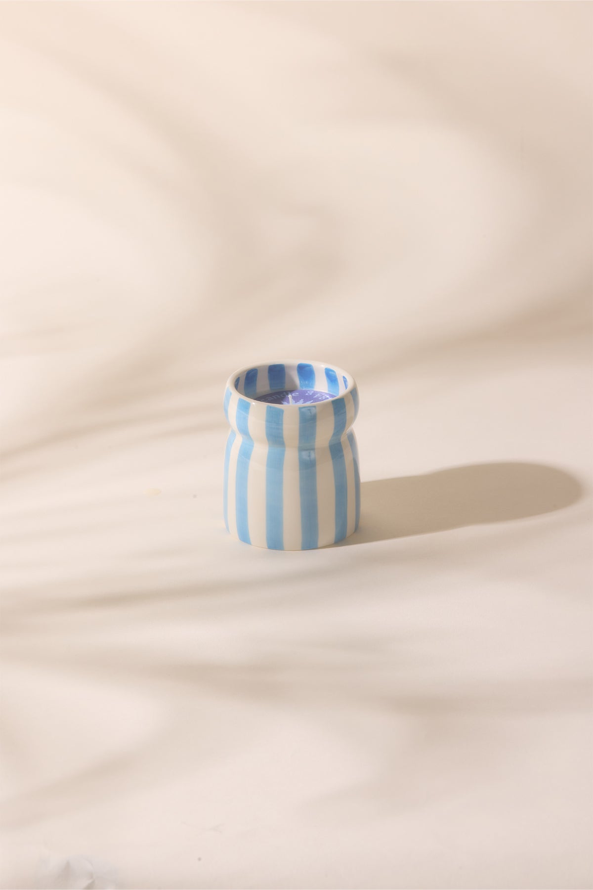 STRIPED CERAMIC CANDLE "LOST AT SEA“ LIGHT BLUE/WHITE