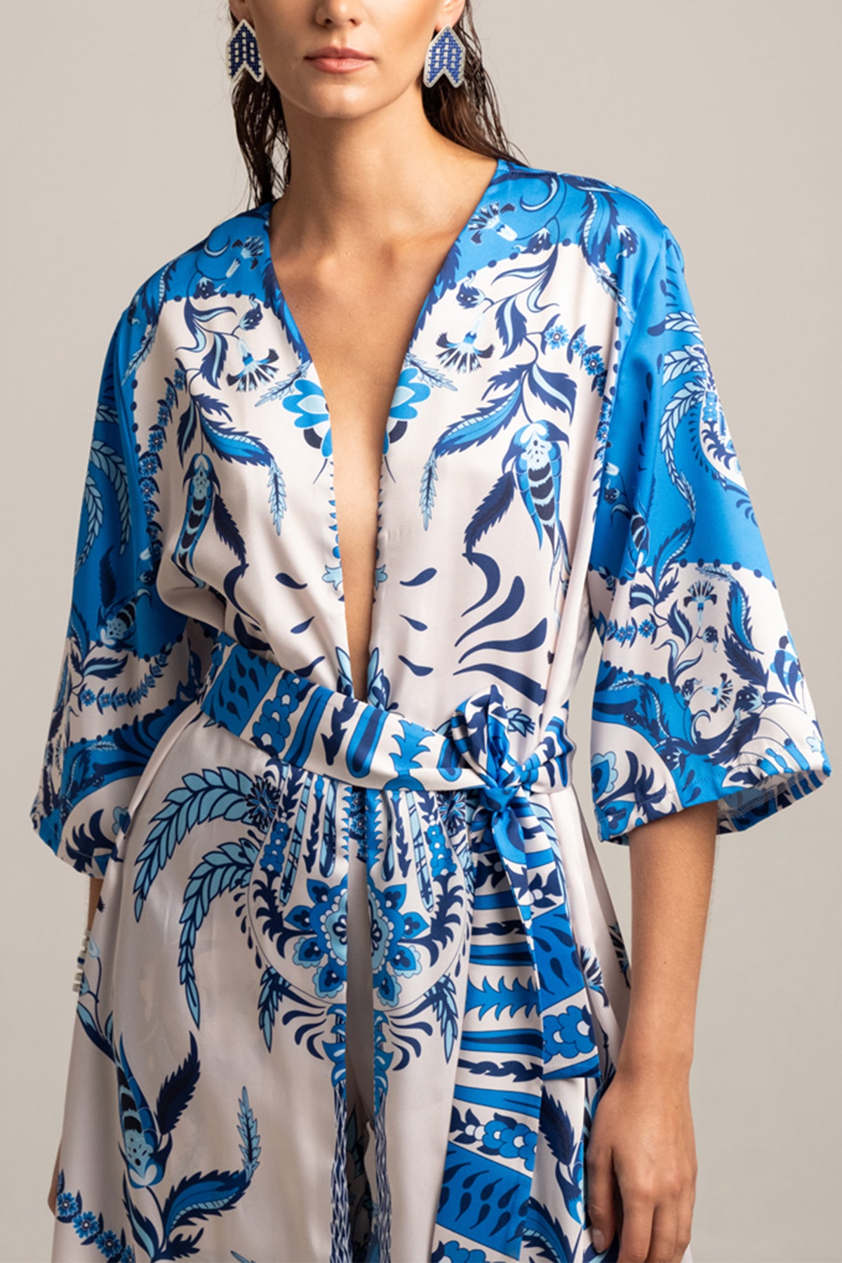 SILKY KIMONO "DAMASK" WHITE/BLUE