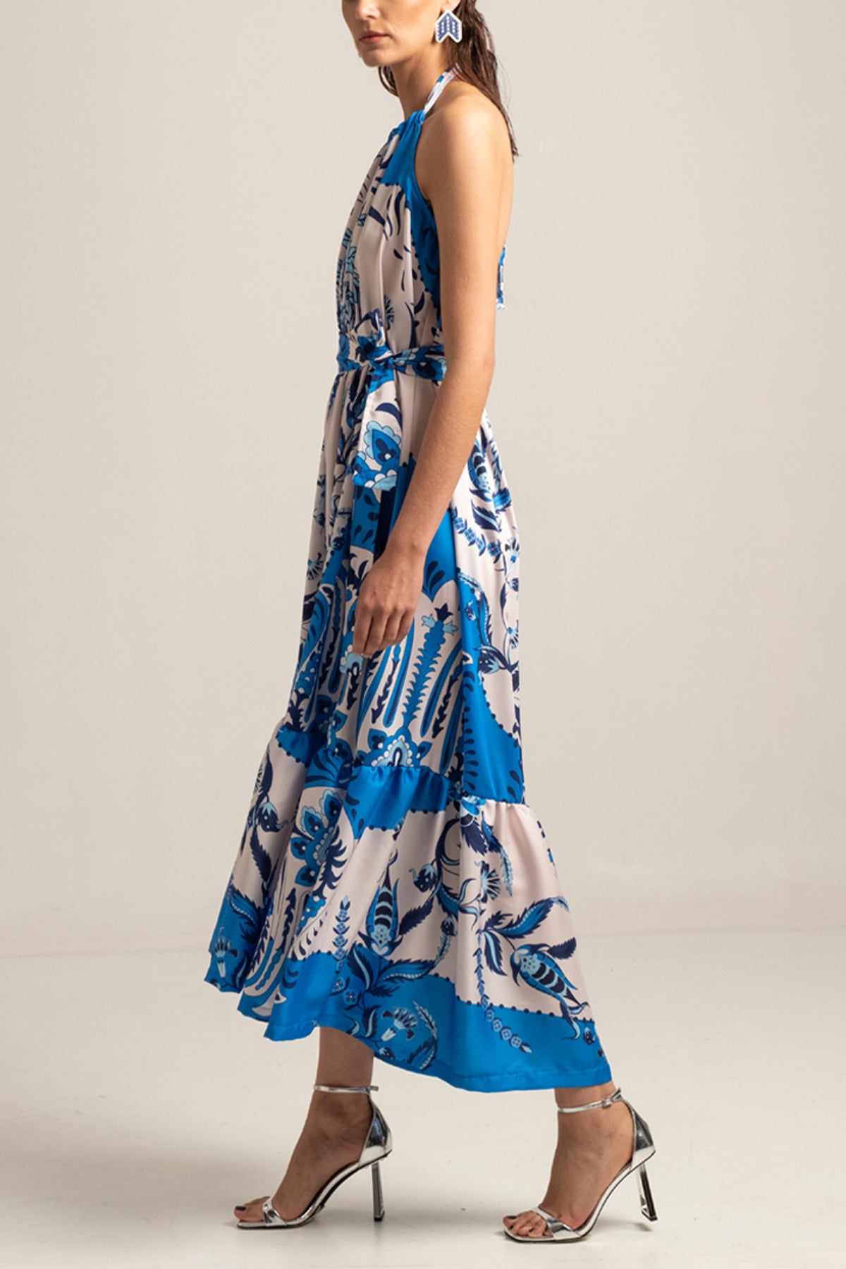 SILKY NECKHOLDER DRESS "DAMASK" WHITE/BLUE