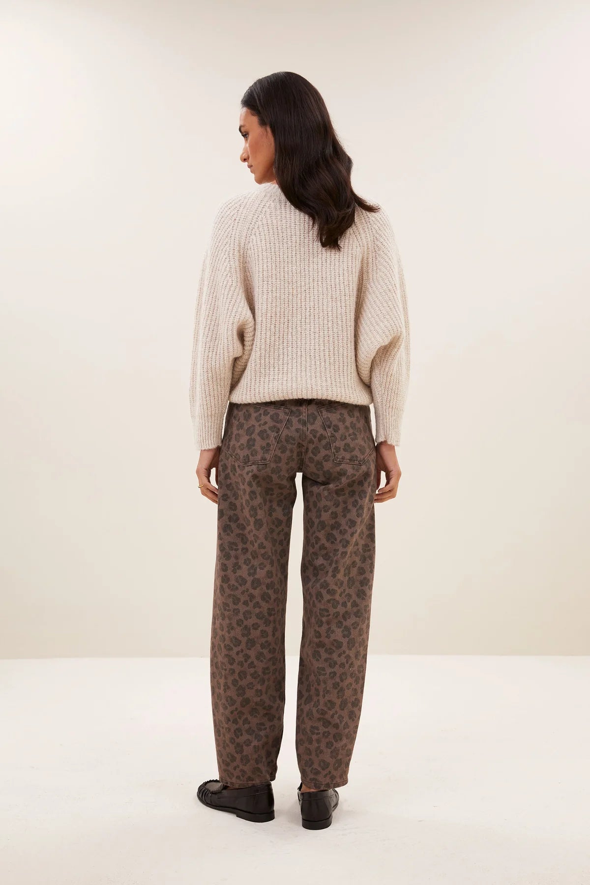 OVERSIZED V-NECK PULLOVER "LUNE" CHALK