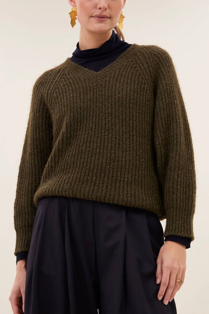 OVERSIZED V-NECK PULLOVER "LUNE" OLIVE BROWN