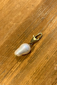 CLIP ON “MOTHER OF PEARL”