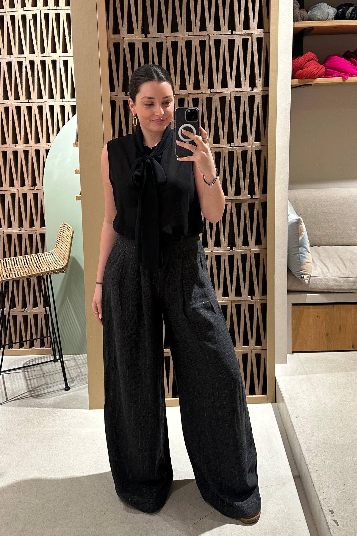 SLEEVELESS BOW TIE CHIFFON BLOUSE BLACK