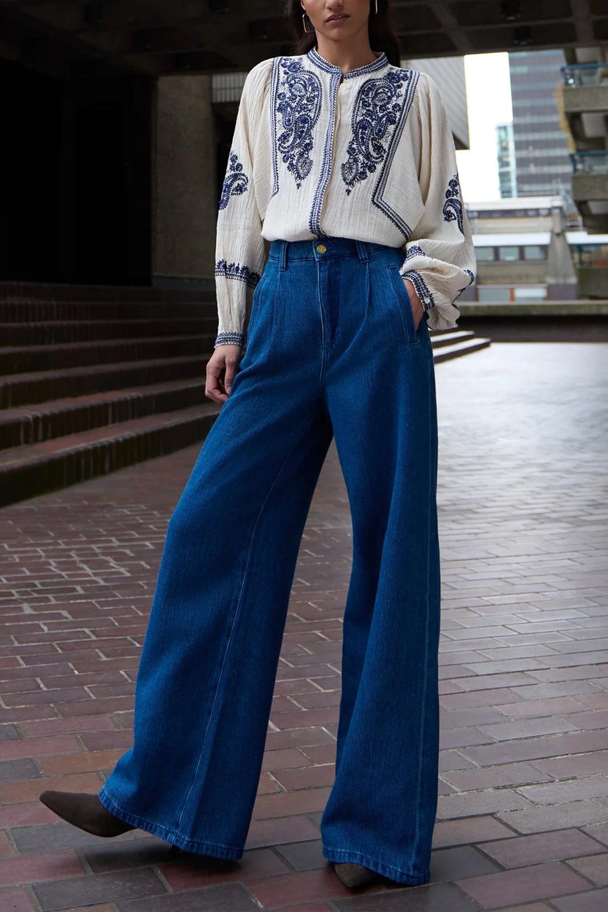 EMBROIDERED COTTON/LINEN BLOUSE SAND/BLUE