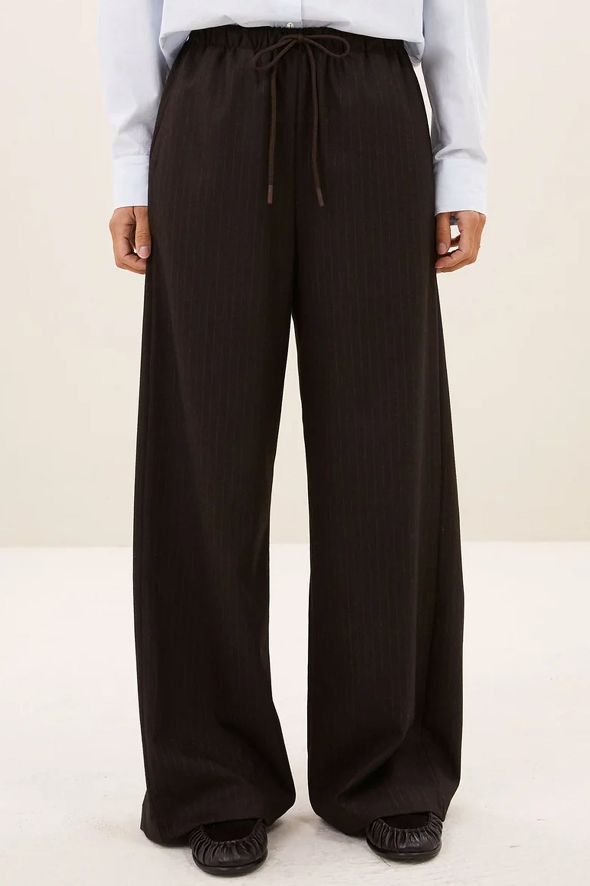 WIDE LEG HIGH WAIST PINSTRIPE PANTS BROWN
