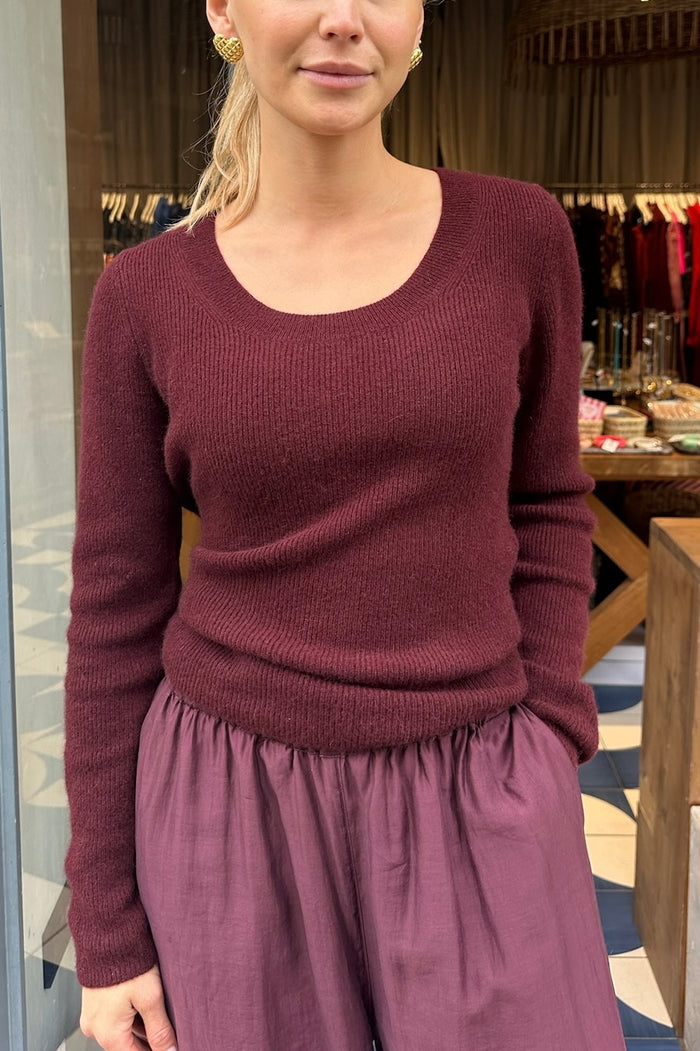 TAILORED RIBBED CASHMERE PULLOVER BORDEAUX