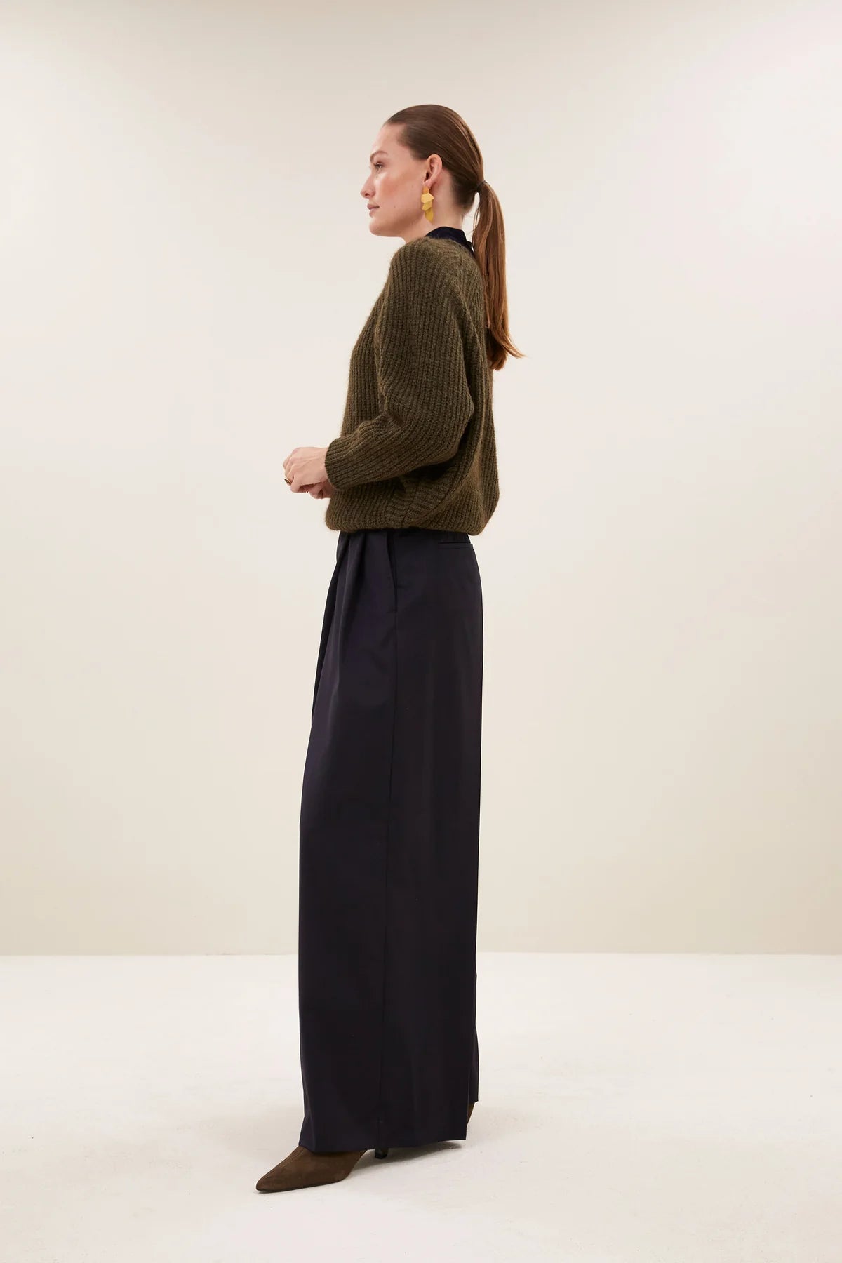 OVERSIZED V-NECK PULLOVER "LUNE" OLIVE BROWN