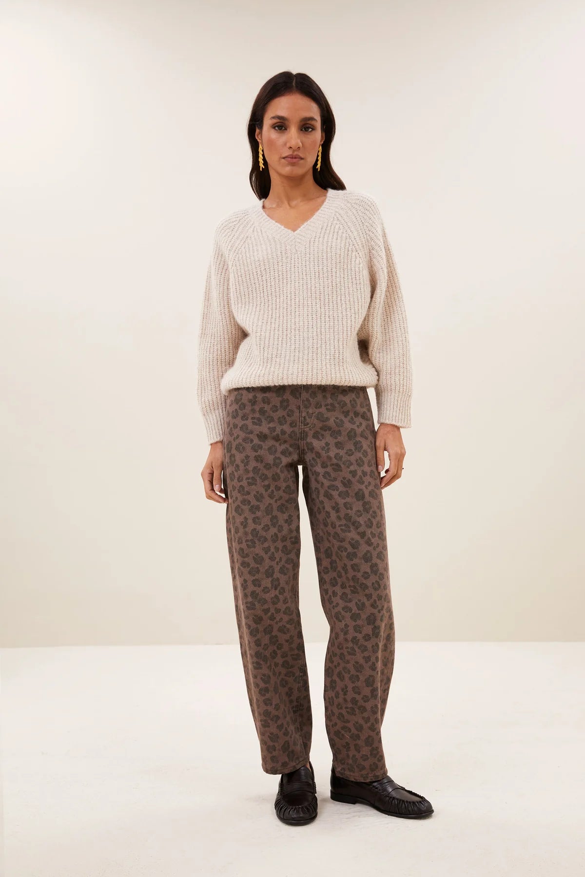 OVERSIZED V-NECK PULLOVER "LUNE" CHALK