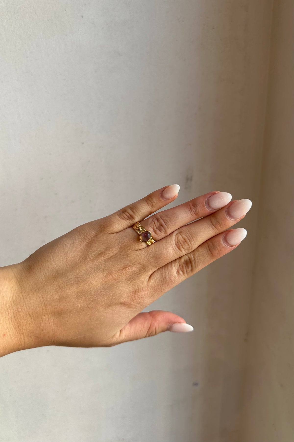 RING "AMI"