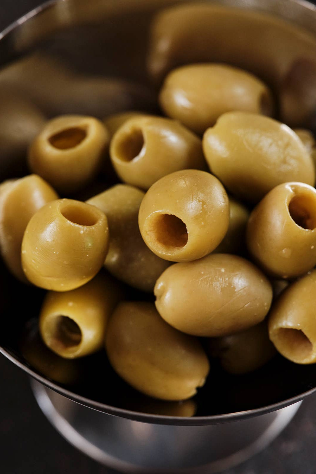 GREEN PITTED OLIVES