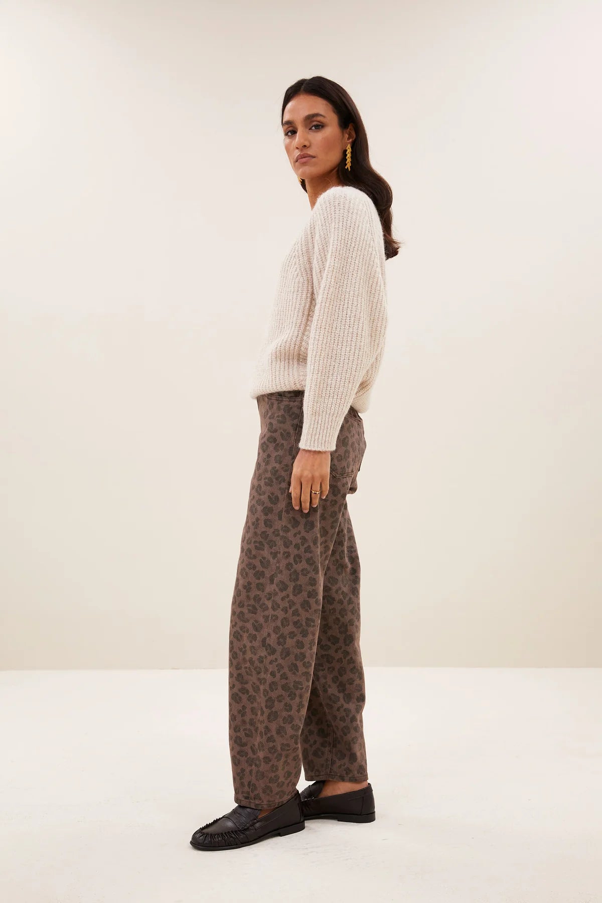 OVERSIZED V-NECK PULLOVER "LUNE" CHALK