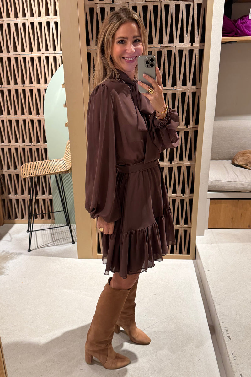 SHORT CHIFFON DRESS WITH BOW TIE "VALENTINA" CHOCOLATE