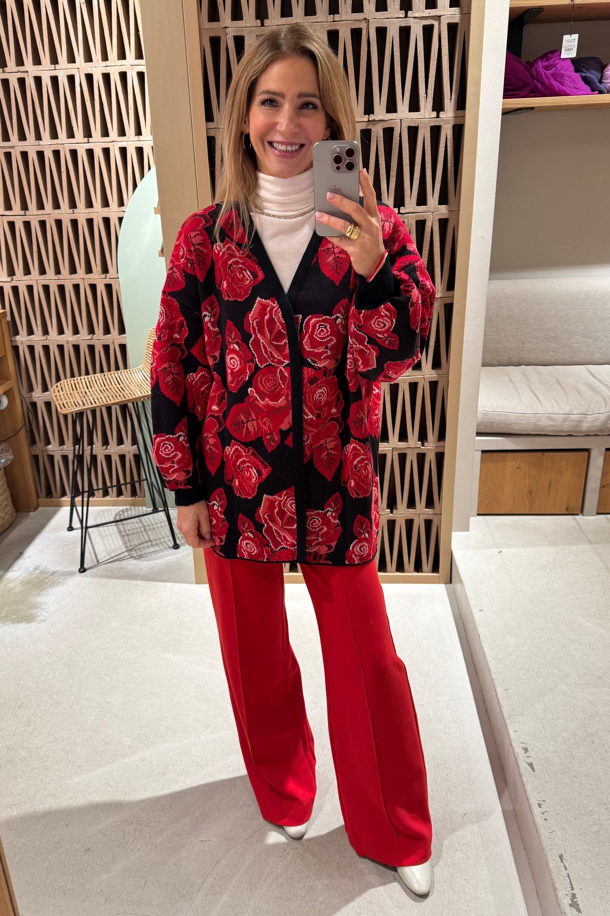 OVERSIZE KNIT CARDIGAN "ROSES" BLACK/RED