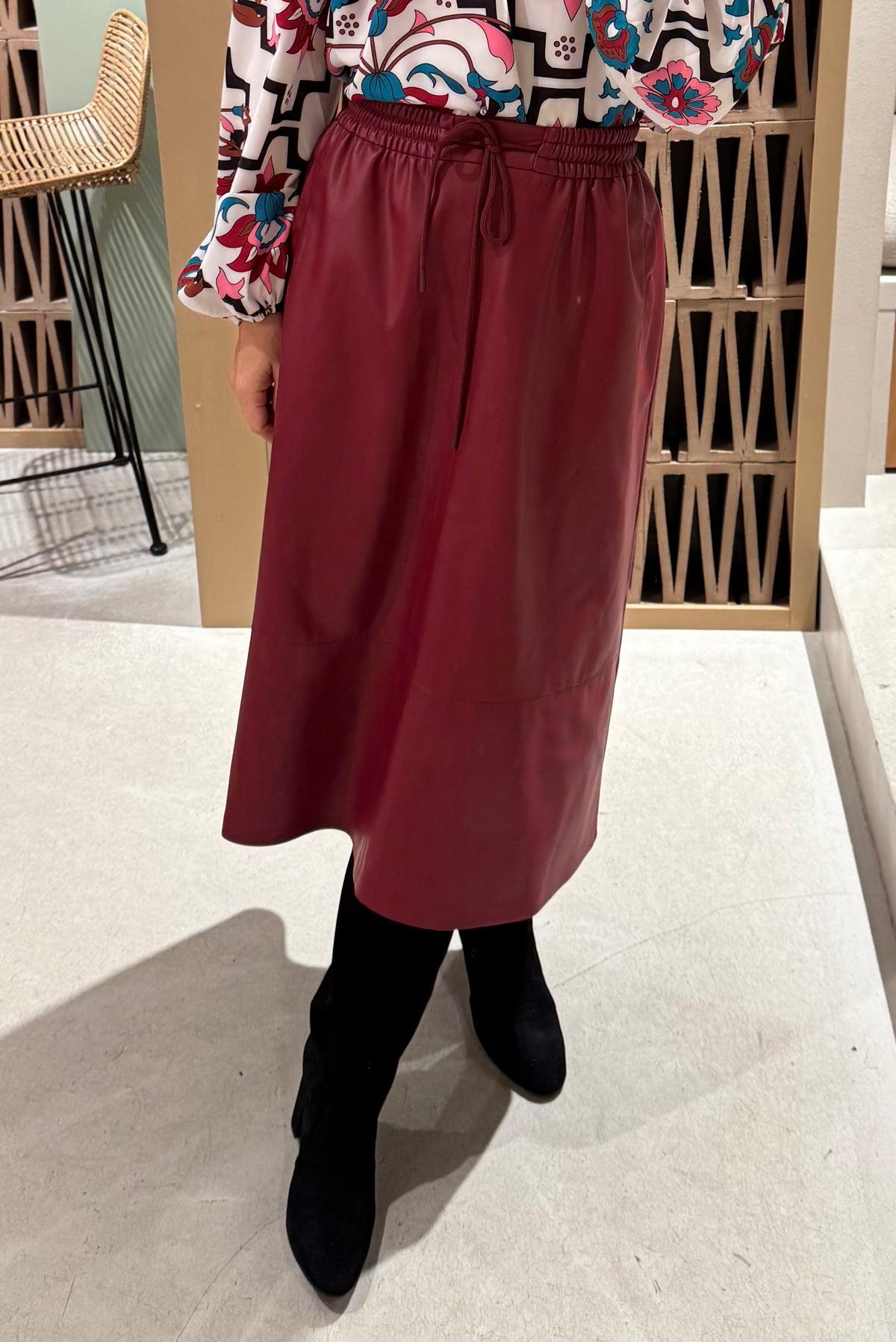OVERSIZED VEGAN LEATHER DRAWSTRING SKIRT DEEP RED