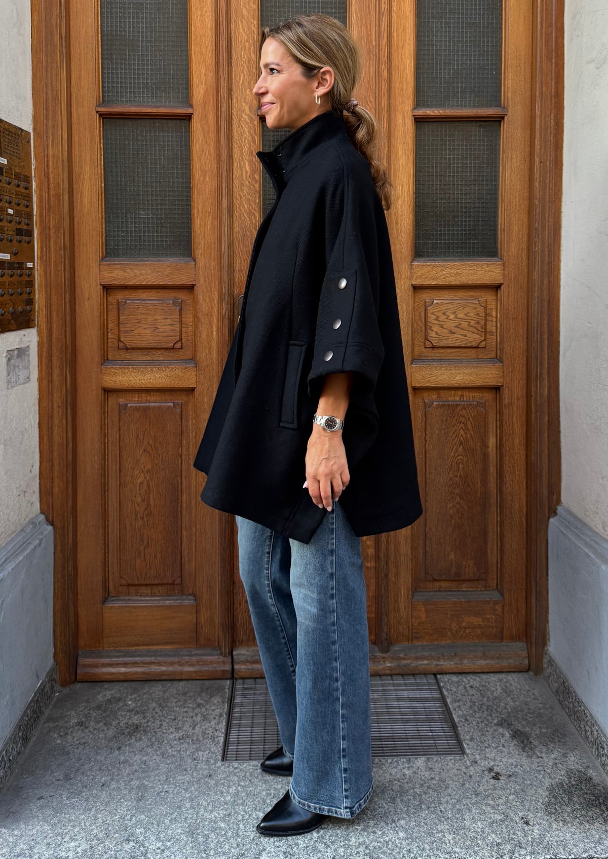 OVERSIZED WOOL CAPE JACKET BLACK