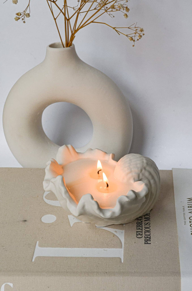 CANDLE "SCALLOP" WARM AMBER