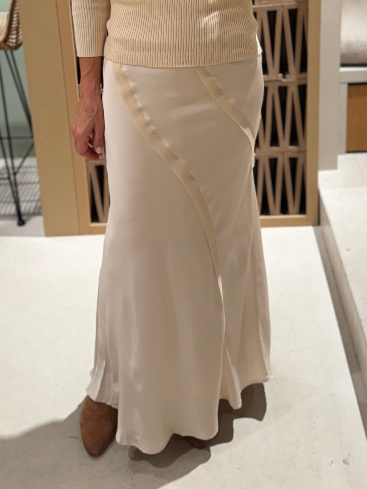 LONG SILKY SKIRT VANILLA