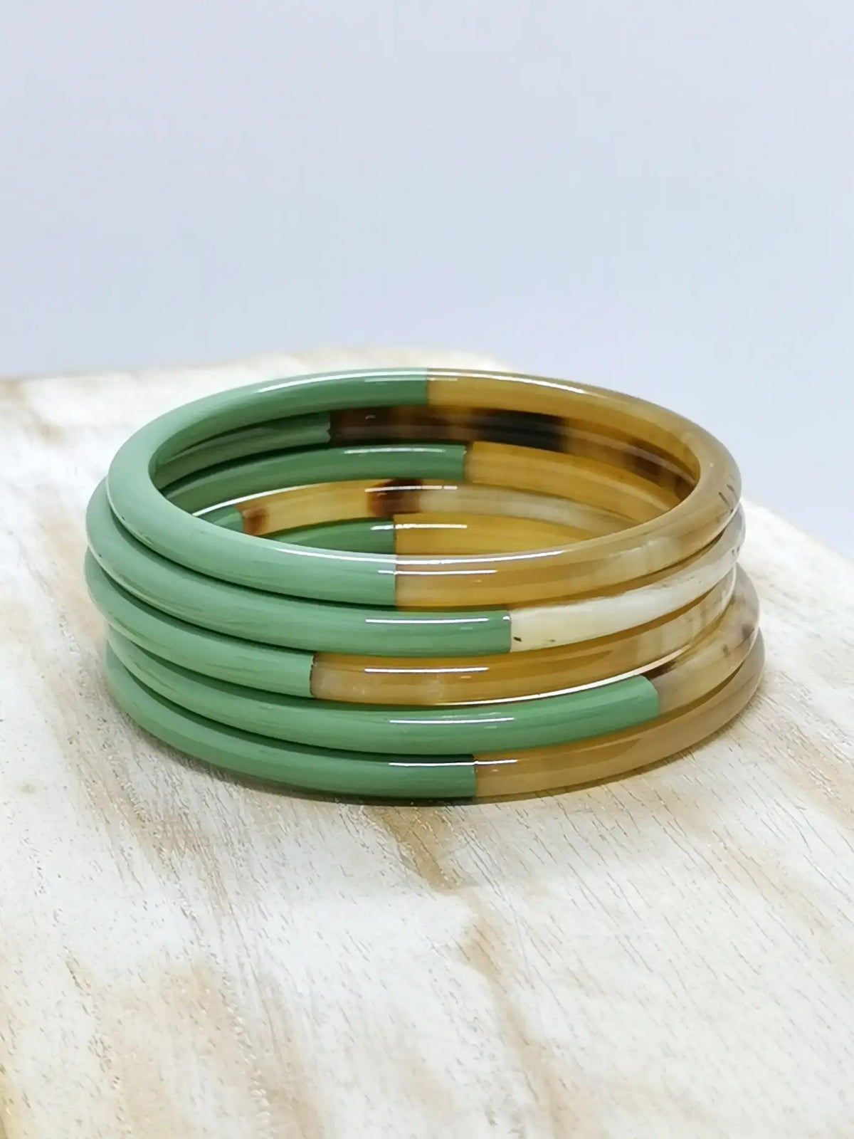 BRACELET "KASSANDRA" ALMOND GREEN