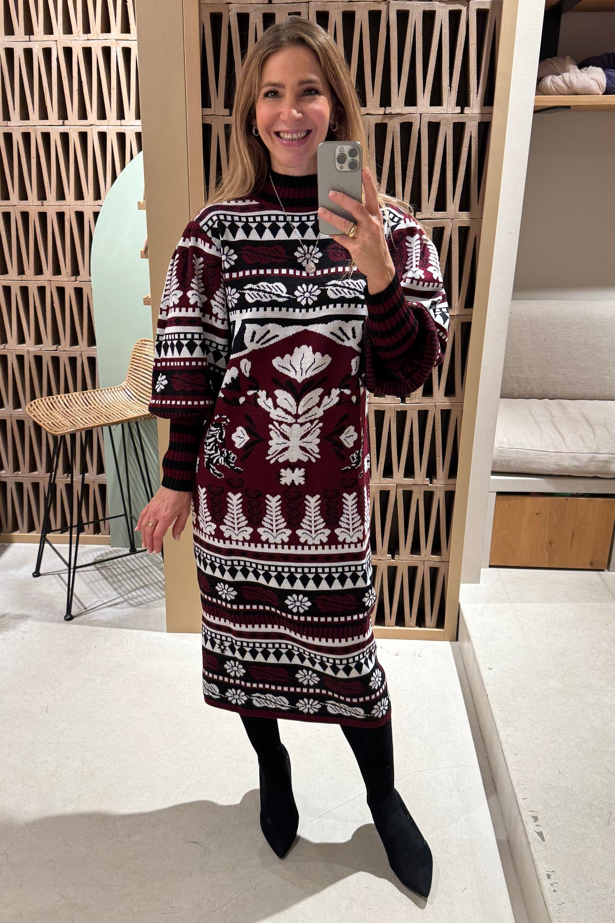 MIDI INTARSIA KNIT DRESS BLACK/ECRU/BORDEAUX