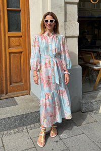 EMBELLISHED MIDI DRESS LIGHT BLUE/PINK - LEMONI EXCLUSIVE