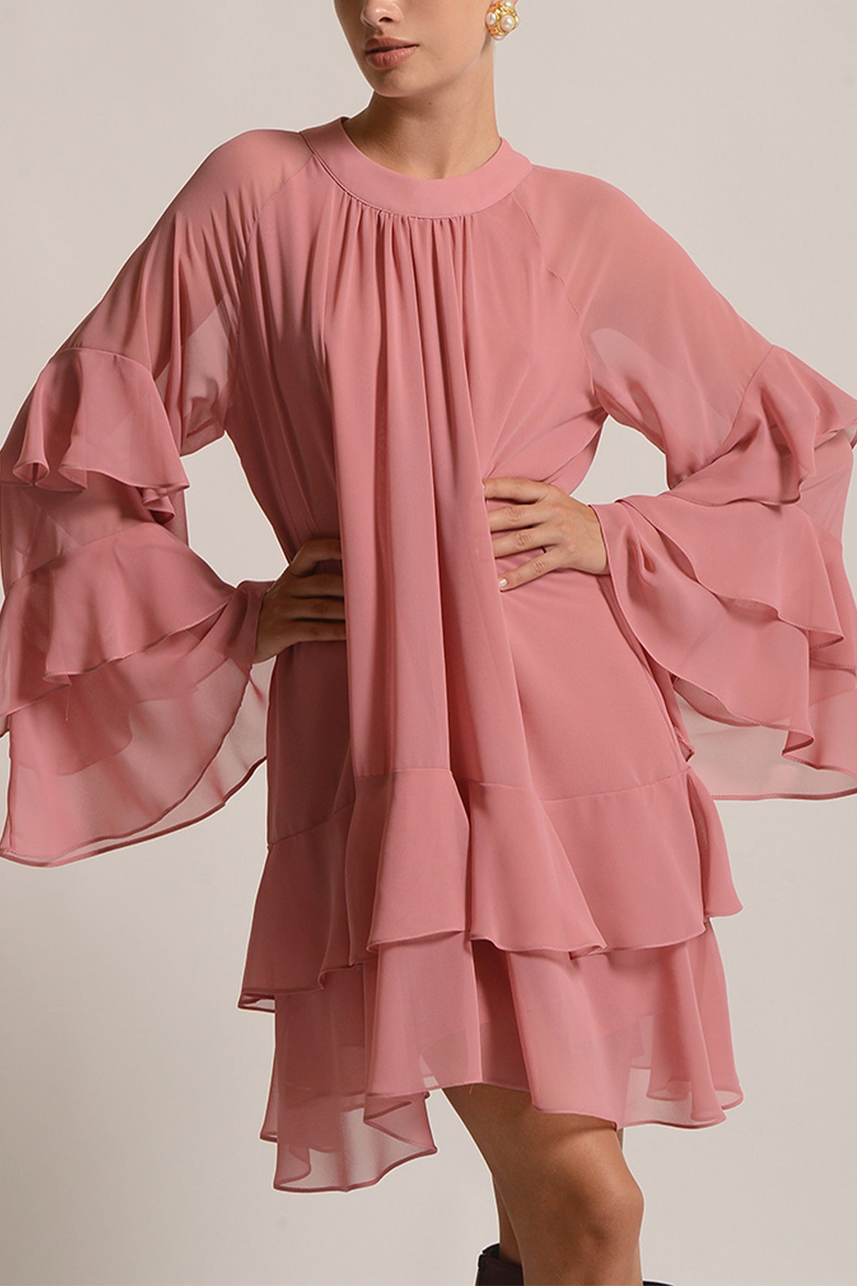 SHORT CHIFFON DRESS WITH VOLANTS DUSTY PINK
