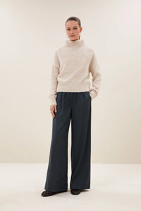 OVERSIZED PULLOVER WITH ZIPPER CHALK
