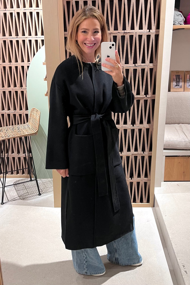 OVERSIZED COAT WITH BELT BLACK