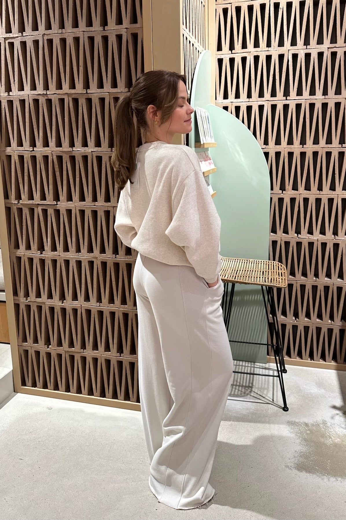 OVERSIZED DRAWSTRING SWEAT PANTS ICE BEIGE