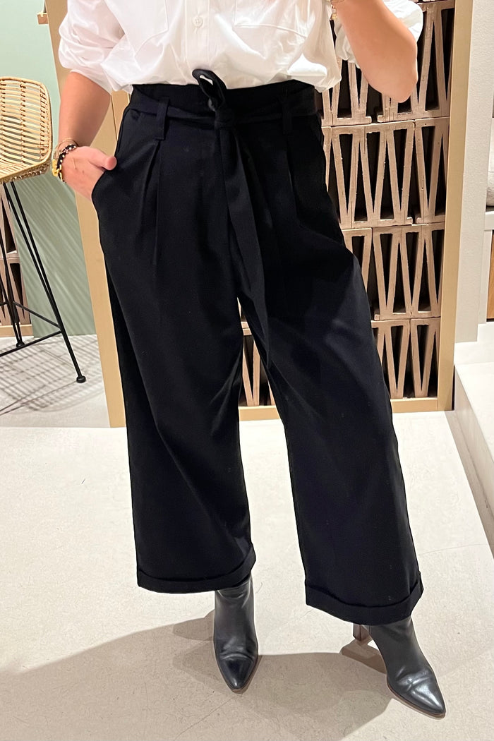 OVERSIZED HIGHWAIST PAPERBACK PANTS BLACK