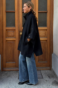 OVERSIZED WOOL CAPE JACKET BLACK