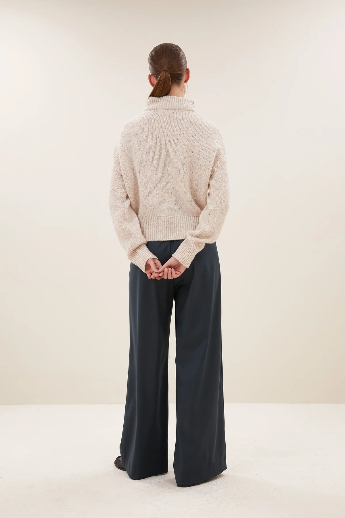 OVERSIZED PULLOVER WITH ZIPPER CHALK