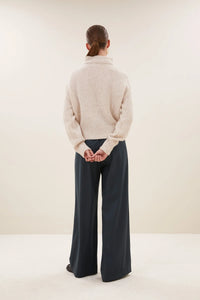 OVERSIZED PULLOVER WITH ZIPPER CHALK