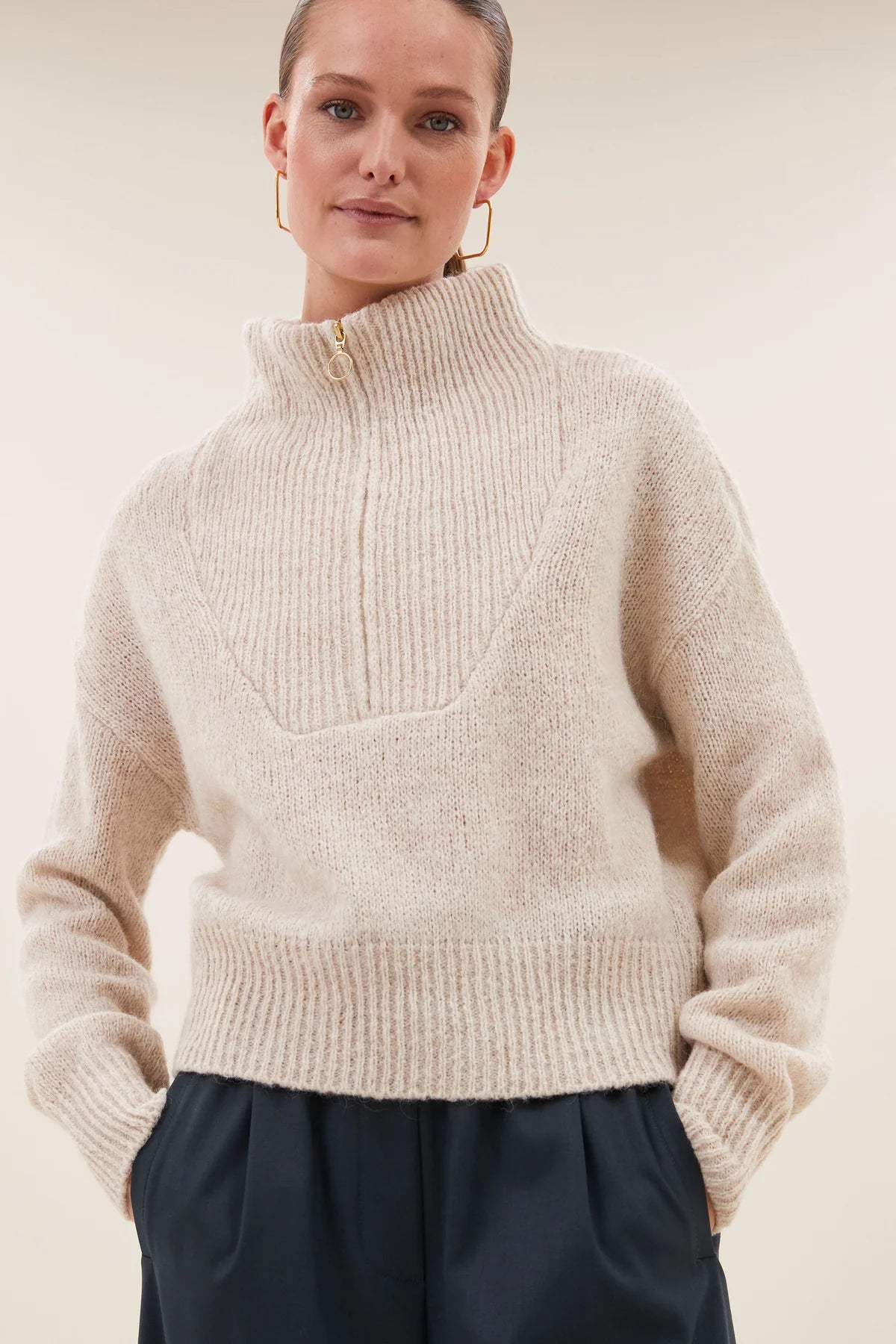 OVERSIZED PULLOVER WITH ZIPPER CHALK