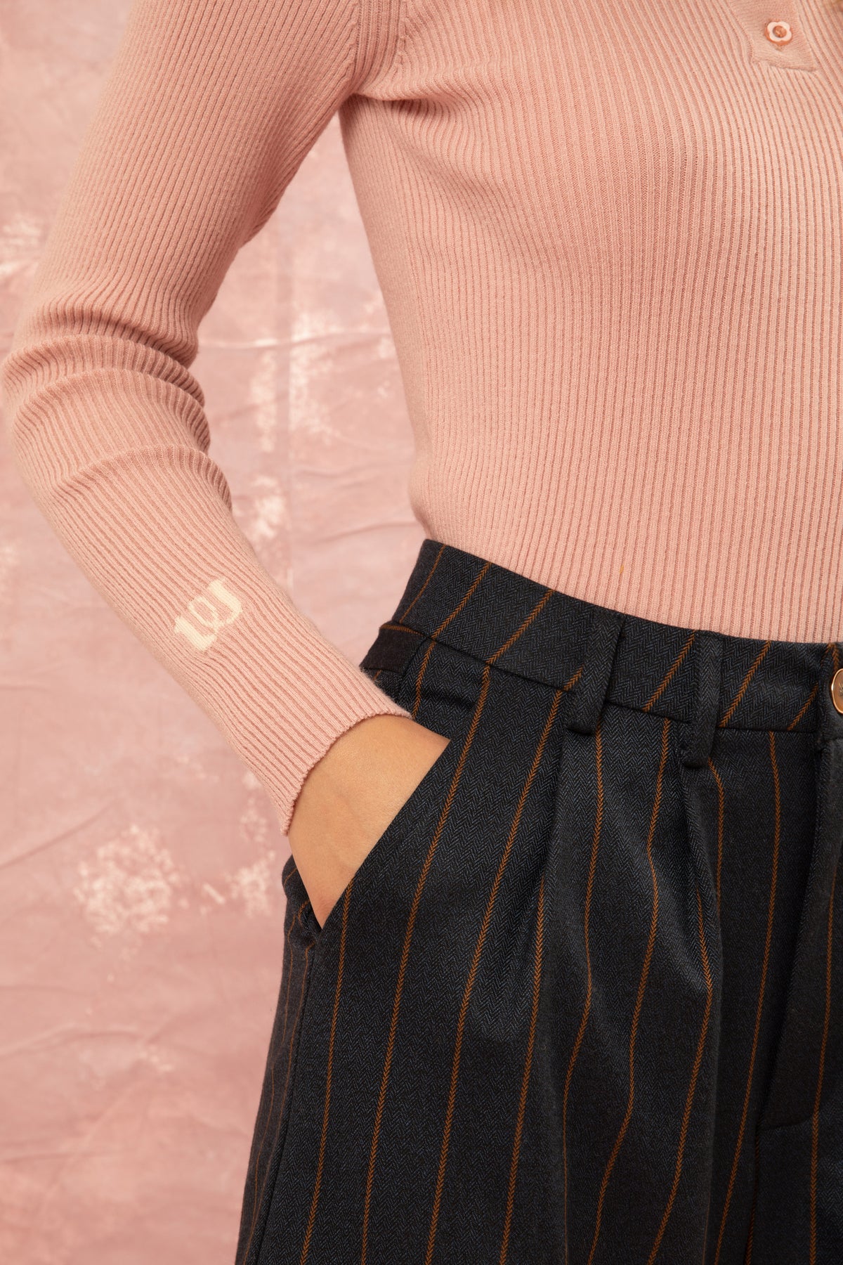 RIBBED VISCOSE POLO PULLOVER DUSTY ROSE