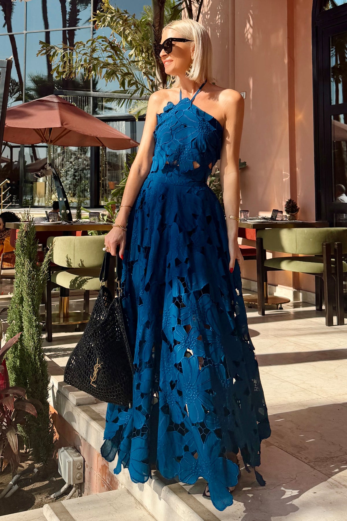 BACKLESS NECKHOLDER LACE TOP "AURELIA" ROYAL BLUE