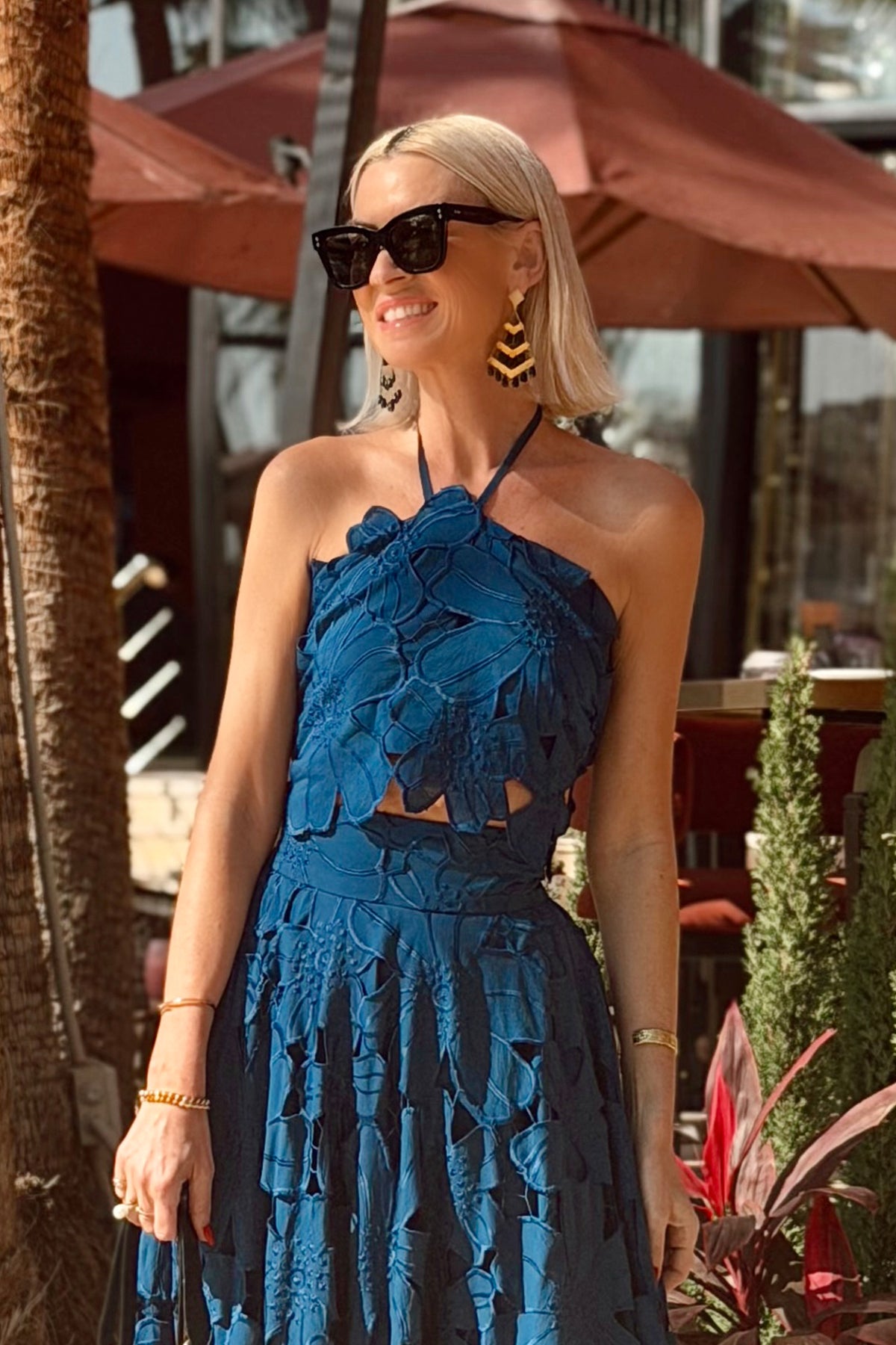 BACKLESS NECKHOLDER LACE TOP "AURELIA" ROYAL BLUE